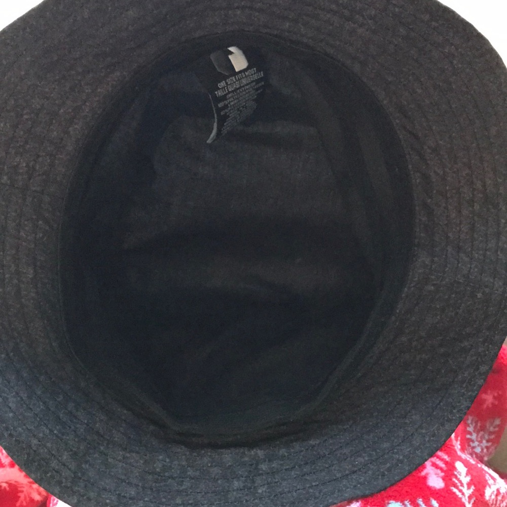 Bucket hat - Picture 2 of 3